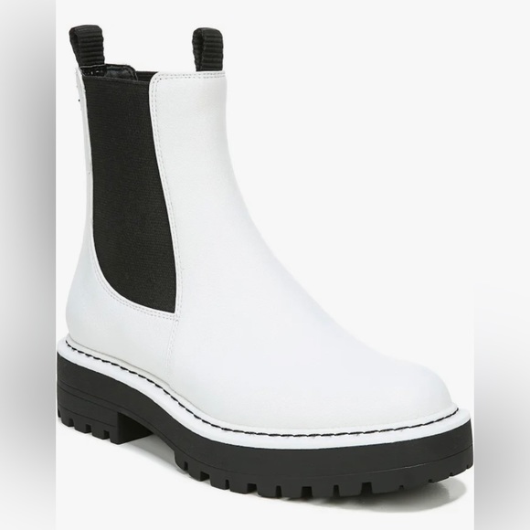 Sam Edelman Laguna Chelsea Boot - Picture 5 of 6